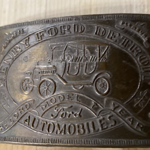 HENRY FORD MODEL T BRASS BELT BUCKLE VTG EUC 3-1/2 x 2” - Picture 2 of 6